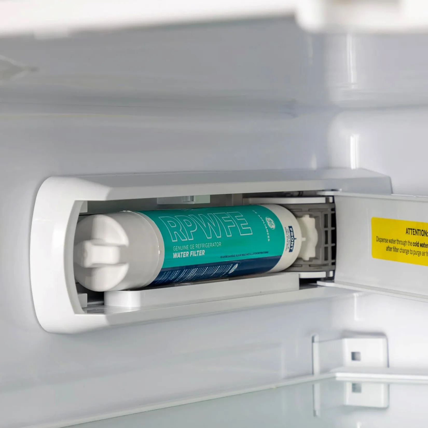 GE RPWFE Refrigerator Water Filter / White - Image 5